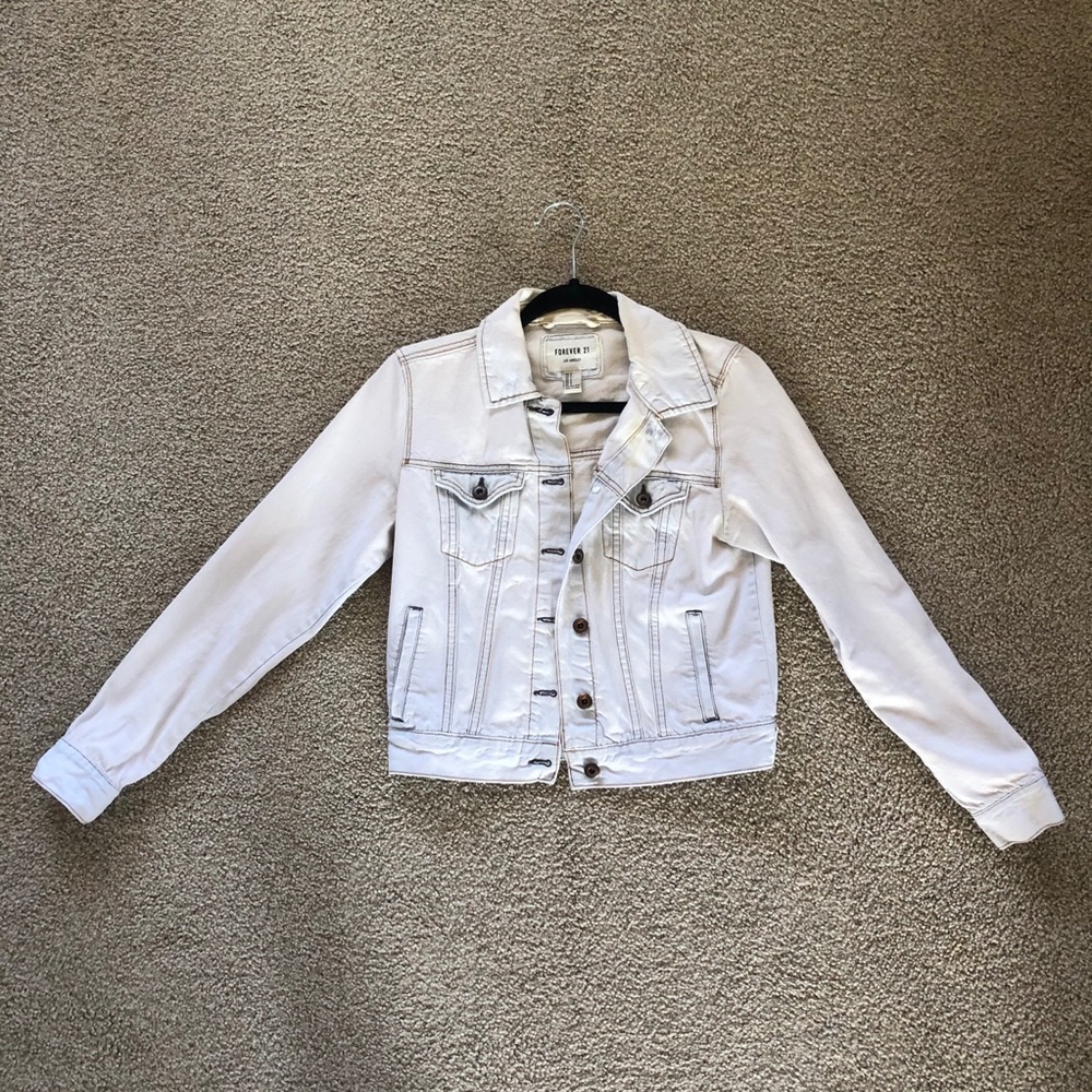 Forever 21 Light Wash Cropped Denim Jacket - S